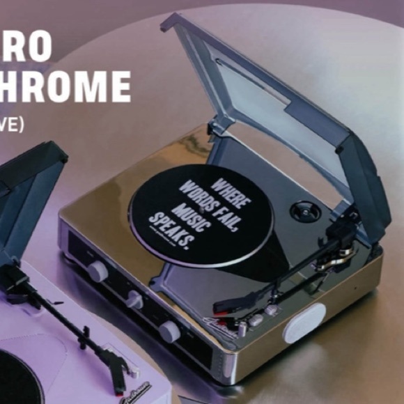 Gadhouse chrome record player - Picture 1 of 2